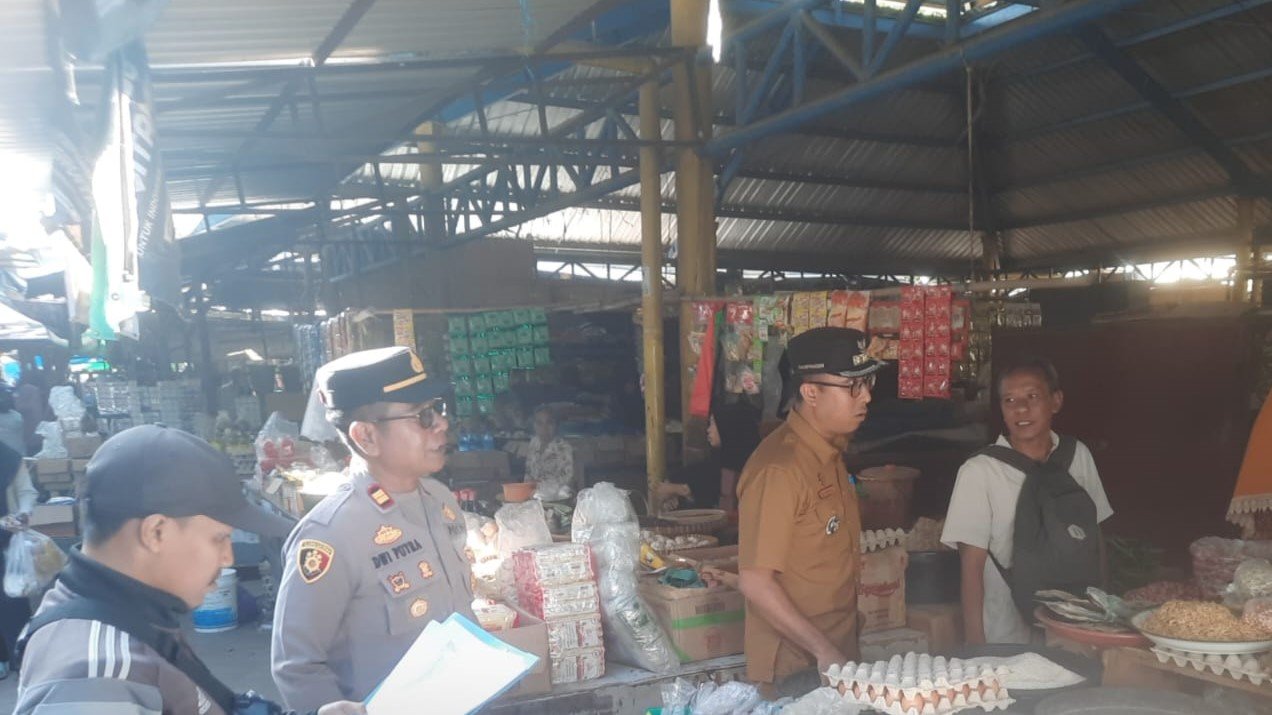 Camat dan Kapolsek Labuapi Sidak Pasar Tradisional