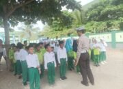 Sat Lantas Polres Sumbawa Barat Bentuk Polisi Cilik Guna Bangun Karakter Anak di Sekolah