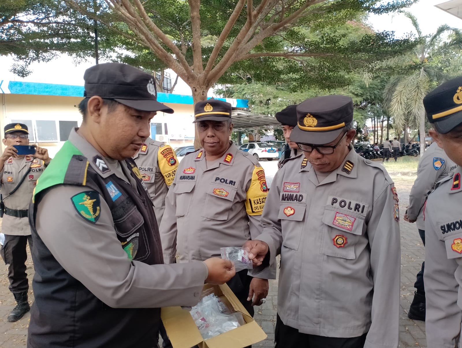 Pemeriksaan Kesehatan Polres Lombok Barat Pastikan Kesiapan Personel di Operasi Mantap Praja 2024