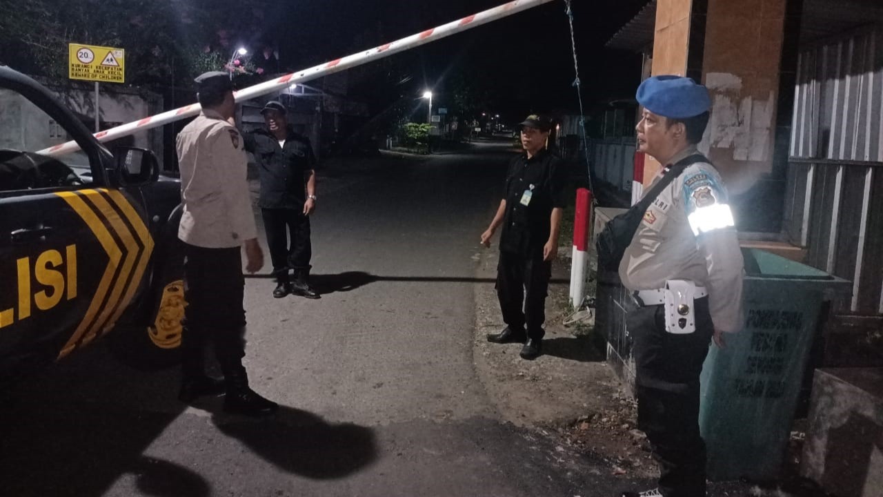 Patroli Rutin Polsek Batulayar Jaga Keamanan di Senggigi dan Kerandangan