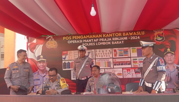 Polres Lombok Barat Gelar Patroli Siang di Kantor Bawaslu dan KPU Jelang Pemilu 2024