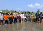 Kapolres Sumbawa Hadiri Kegiatan Penanaman Bibit Pohon Mangrove di Desa Pulau Kaung