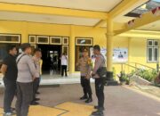 Kapolres Sumbawa Barat Lakukan Pengecekan Personel Pengamanan Rapat Pleno Rekapitulasi Tingkat PPK