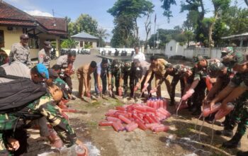 Polsek Pekat Gelar Pemusnahan 150 Botol Miras Hasil Operasi Rutin