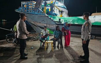 Polsek Kawasan Pelabuhan Laut Bima Laksanakan Patroli Rutin di Dermaga Pelabuhan Bima