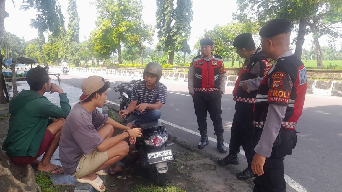 Patroli Dialogis Sat Samapta Lombok Barat Sapa Warga, Sosialisasi KEMOS 110