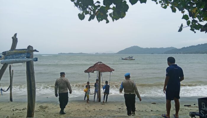 Patroli Intensif di Pantai Arjuna, Polsek Sekotong Jaga Keamanan Wisatawan