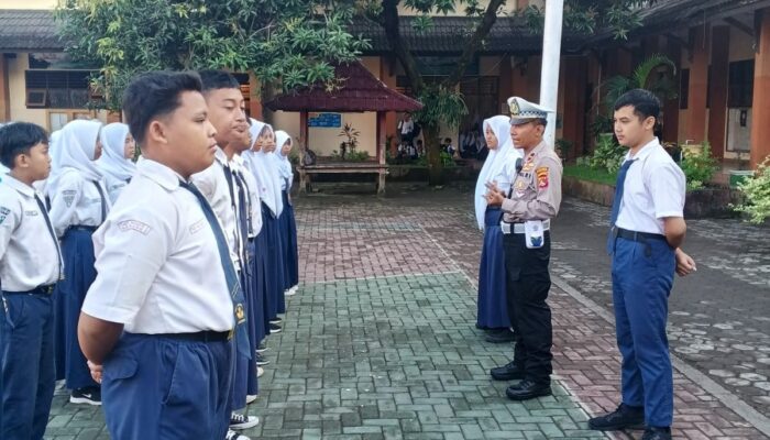 Polisi & Siswa PKS Kolaborasi Wujudkan Lalu Lintas Aman di Sekolah