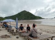 Polres Lombok Tengah Ajak Pelaku Wisata Jaga Keamanan bagi Pengunjung Pantai Selong Belanak.