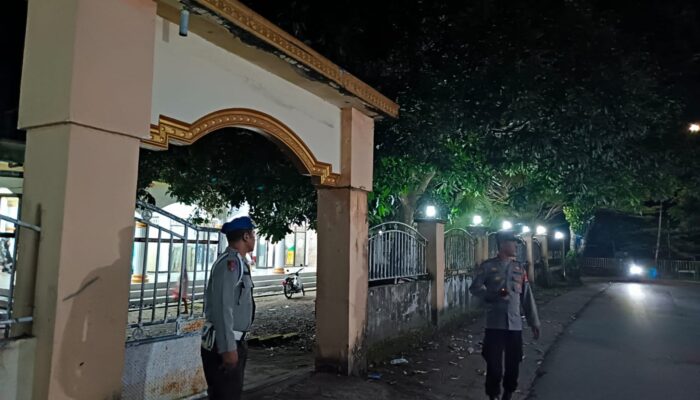 Pengamanan Tarawih di Kuripan, Warga Apresiasi Polisi