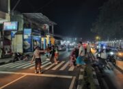 Tarawih Perdana di Lombok Barat: Polisi Jaga Ketertiban & Kekhusyukan