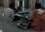 Bhabinkamtibmas Polsek Taliwang Semarakkan Ramadhan 1446 H dengan Sholat Tarawih dan Tadarus Bersama Masyarakat