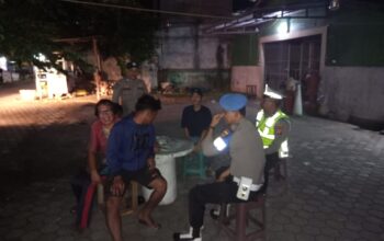 Wujudkan Lingkungan Aman, Polsek Kediri Intensifkan Patroli Malam di Desa Lelede