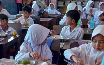 Sinergi Polri dan SPPG Sukseskan Program Makan Bergizi di Kuripan