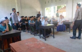 Polsek Sekotong Edukasi Santri: Cegah Narkoba & Nikah Dini
