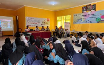 Polres Lombok Barat Edukasi Pelajar SMP Tentang Keselamatan Berkendara