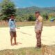 Bhabinkamtibmas Desa Lepadi Kawal Panen Jagung Warga, Dukung Program Ketahanan Pangan Nasional Menuju Indonesia Emas 2045