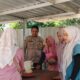 Bhabinkamtibmas Menala Dampingi Puskeswan Lakukan Vaksinasi Hewan Peliharaan