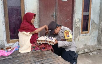 Polsek Sekotong Dukung Program Lombok Barat Mantap lewat Aksi Sosial