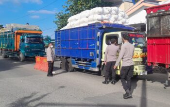 Polsek KP3 Tano Laksanakan KRYD di Pelabuhan Poto Tano, Perketat Pengawasan Cegah Gangguan Kamtibmas