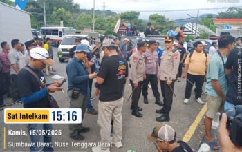 Aksi Demonstrasi KP4S di KSB, Kapolres Sumbawa Turun Langsung Urai Kemacetan