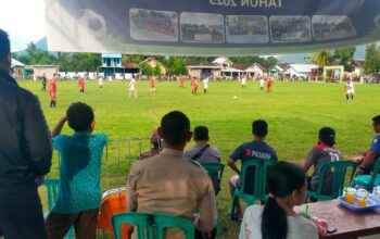 Polsek Brang Rea Beri Pengamanan Open Turnamen Sepak Bola Legend Cup U-42 X-Raider Bree