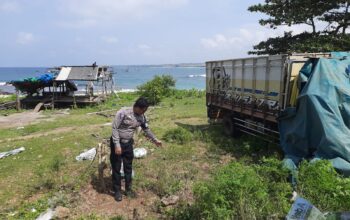 Sebuah Truk Terjun ke Pantai di Labangka, 2 Orang Tewas dan Beberapa Luka-Luka