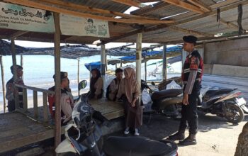 Polres Lombok Barat Edukasi Remaja Desa Kuranji Dalang Lewat Patroli Kamtibmas