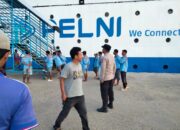 Polsek Kawasan Pelabuhan Laut Bima Laksanakan Pengamanan Embarkasi dan Debarkasi Penumpang KM. AWU