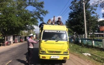 Satlantas Polres Dompu Bergerak: Edukasi Bahaya ODOL, Awasi Kendaraan Tak Sesuai Aturan