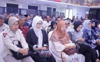 Polda Jabar Salurkan Bantuan Sosial kepada Warakawuri dalam Rangka Hari Bhayangkara ke 79