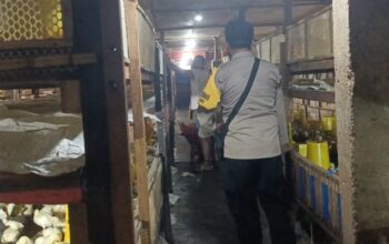 Polisi Sambangi Peternak Ayam di Kediri Lombok Barat, Dukung Swasembada Pangan