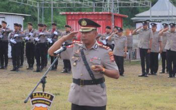 Peringati Hari Bhayangkara ke-79, Kapolres Sumbawa Barat Pimpin Upacara Tabur Bunga di Laut