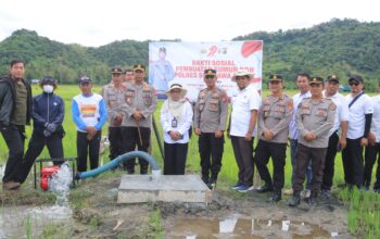 Kapolres Sumbawa Barat Resmikan dan Serahkan Sumur Bor kepada Kelompok Tani di Desa Beru dalam Rangka Hari Bhayangkara ke-79