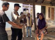 Kemanusiaan dalam Seragam, Polsek Lembar Distribusikan Bantuan Tongkat kepada Warga Disabilitas