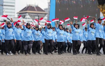 Bukti Polri Dekat Dengan Masyarakat, Berbagai Komunitas Ikut Dalam Defile HUT Bhayangkara ke-79