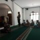 Gelar Sholat Dzuhur Berjamaah, Kinerja Bhabinkamtibmas Polsek Soromandi Diapresiasi Warga Binaan