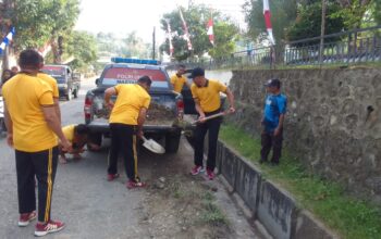 Personel Polsek Wawo Laksanakan Korvei Kebersihan Mako, Wujudkan Lingkungan Kerja yang Bersih dan Sehat