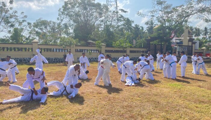 Bag SDM Polres Lombok Utara Laksanakan Latihan Bela Diri Polri Bagi Personel yang Akan Naik Pangkat
