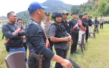 Kapolres Sumbawa Barat Pimpin Latihan Menembak, Tekankan Profesionalisme Personel