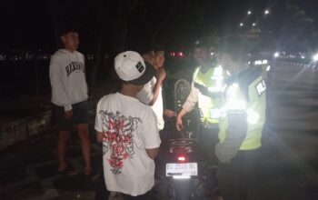 Polsek Taliwang Gelar Patroli Malam, Sasar Aktivitas Pemuda Guna Cegah Kegiatan Negatif