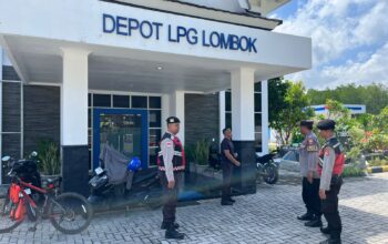 Patroli Dialogis Polsek Sekotong Jaga Keamanan Depot LPG dan Objek Vital