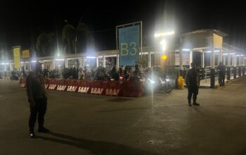 KMP Muryati Berlayar Aman, Polsek Lembar Kawal Ketat Proses Pemuatan Kendaraan dan Penumpang