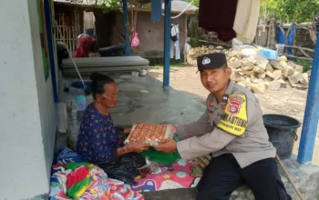 Polsek Sekotong Bagi Nutrisi Mantap, Warga Dusun Nambung Tersentuh
