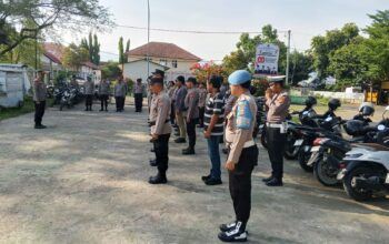Seksi Propam Polres Lombok Utara Lakukan Pengawasan Internal dalam Pengamanan Audiensi Tenaga Kesehatan