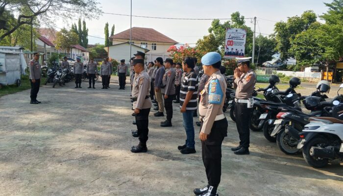 Seksi Propam Polres Lombok Utara Lakukan Pengawasan Internal dalam Pengamanan Audiensi Tenaga Kesehatan