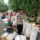 Bhabinkamtibmas Gerung Turun ke Sawah, Jaga Panen Jagung Petani Tetap Aman