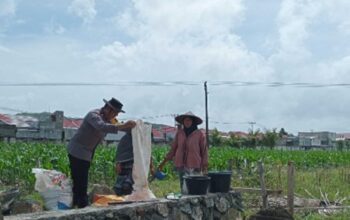 Polsek Labuapi Ajak Warga Karang Bongkot Sulap “Lahan Tidur” Jadi Sumber Pangan