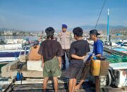 Sat Polairud Polres Bima Kota Laksanakan Patroli dan Beri Himbauan kepada Nelayan Bagang di Pelabuhan Sape