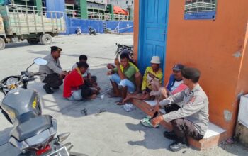 Personel Polsek Kawasan Pelabuhan Laut Bima Gelar Patroli Rutin dan Himbauan Kamtibmas di Area Pelabuhan